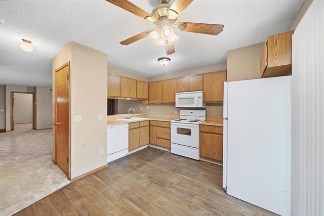 6808 W O'Neil, Wichita, KS 67212