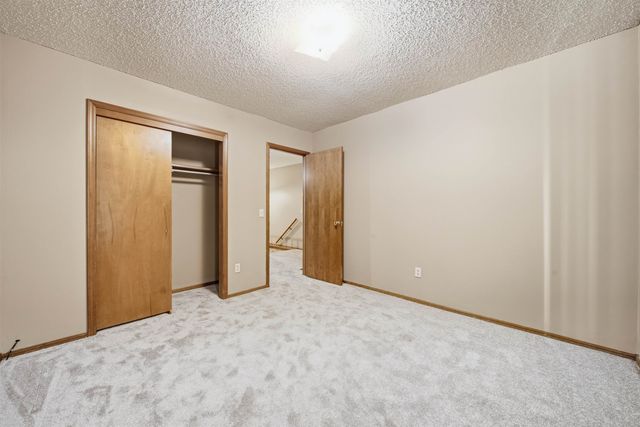 6808 W O'Neil, Wichita, KS 67212