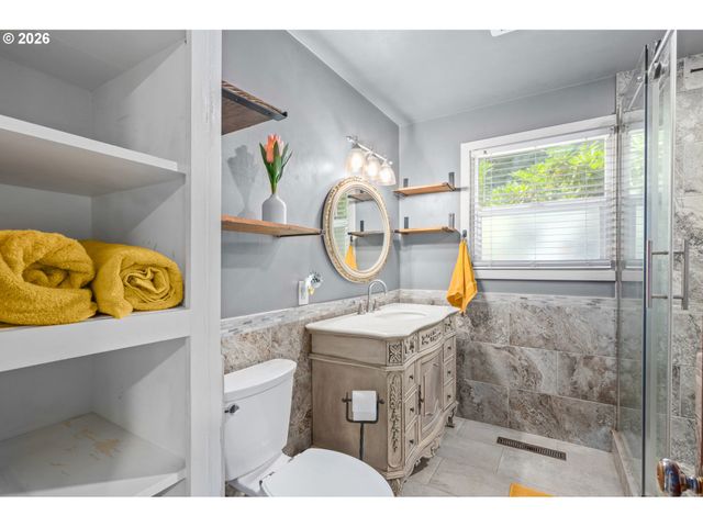 880 HUGHES St, Eugene, OR 97402