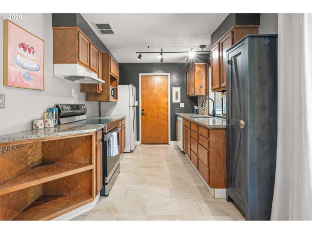 880 HUGHES St, Eugene, OR 97402