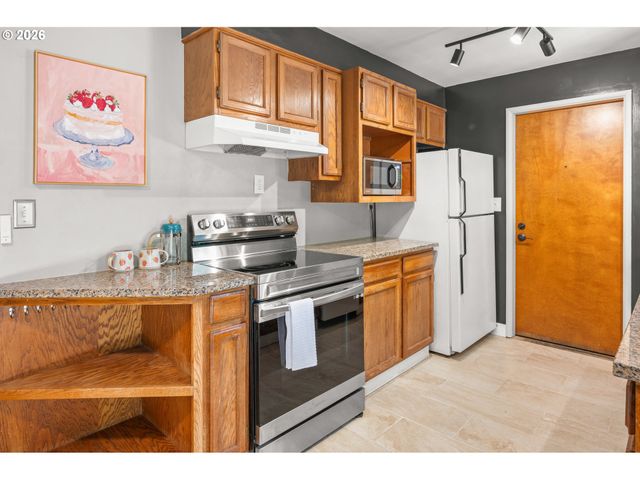 880 HUGHES St, Eugene, OR 97402