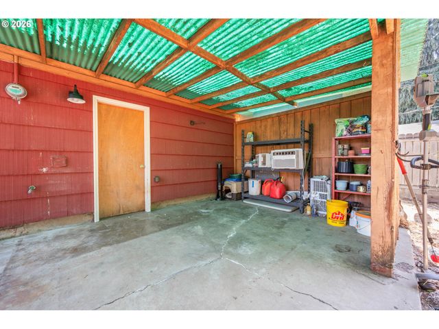 880 HUGHES St, Eugene, OR 97402