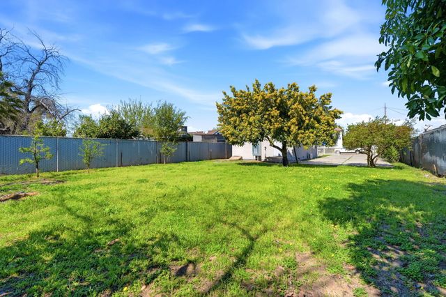 12557 Avenue 406, Cutler, CA 93615