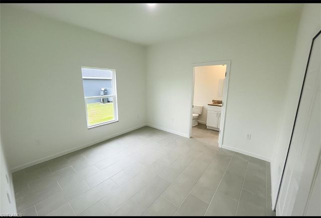 4105 19th ST SW, Lehigh Acres, FL 33976