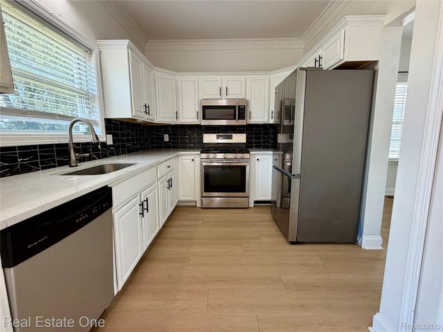 1930 Alexander Drive, Westland, MI 48186