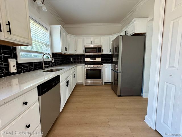 1930 Alexander Drive, Westland, MI 48186