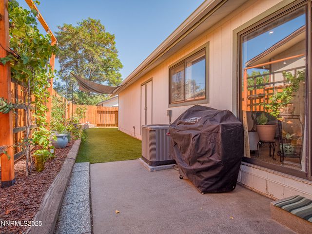 120 Summerset Drive, Verdi, NV 89439