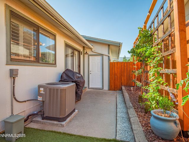 120 Summerset Drive, Verdi, NV 89439