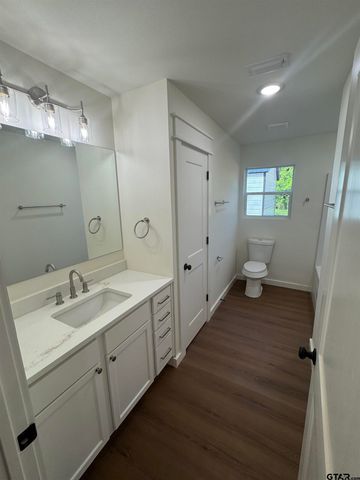 21070 C R 4147, Lindale, TX 75771