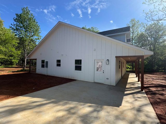 21070 C R 4147, Lindale, TX 75771