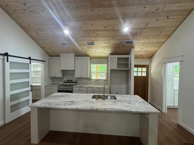 21070 C R 4147, Lindale, TX 75771