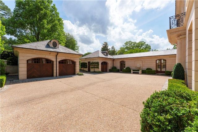 225 W Paces Ferry Road NW, Atlanta, GA 30305