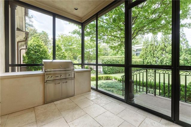 225 W Paces Ferry Road NW, Atlanta, GA 30305