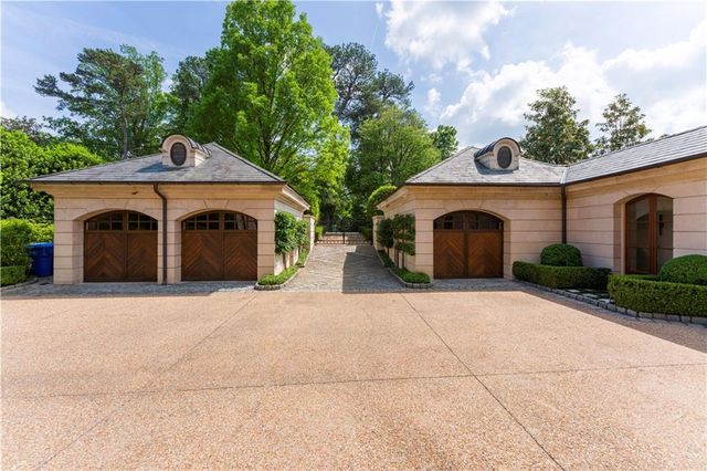 225 W Paces Ferry Road NW, Atlanta, GA 30305