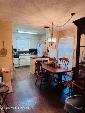 1225 Dardanelle Drive, Jackson, MS 39204