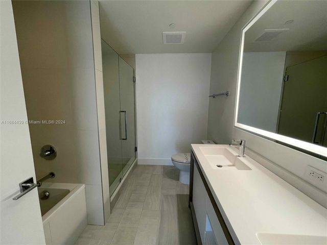 2000 Metropica Way 804, Sunrise, FL 33323