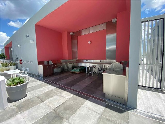 2000 Metropica Way 804, Sunrise, FL 33323