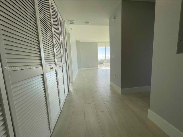 2000 Metropica Way 804, Sunrise, FL 33323