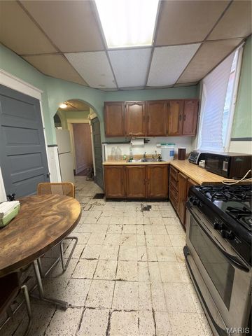 1327 Goodfellow Boulevard, St Louis, MO 63112