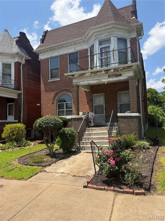 1327 Goodfellow Boulevard, St Louis, MO 63112