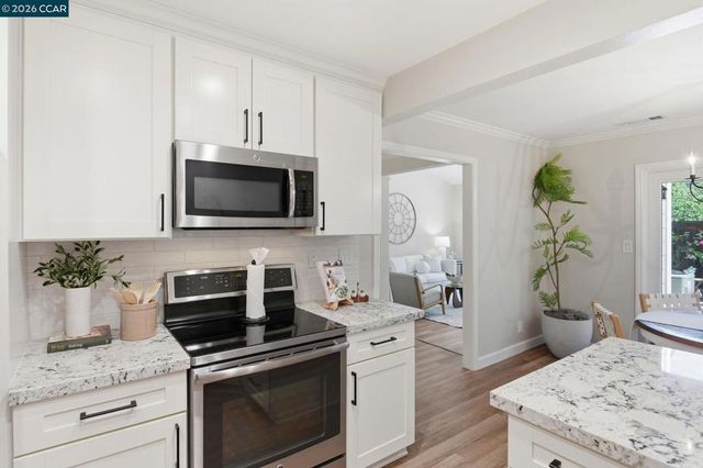 282 Windstream Pl, Danville, CA 94526