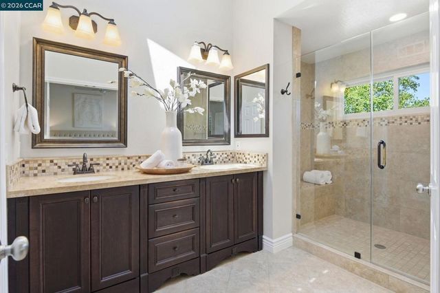 282 Windstream Pl, Danville, CA 94526