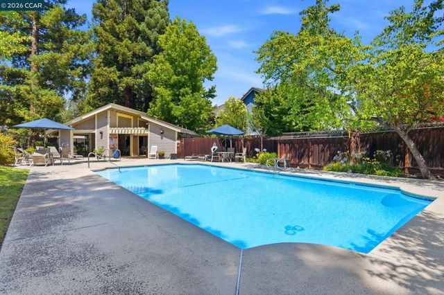 282 Windstream Pl, Danville, CA 94526