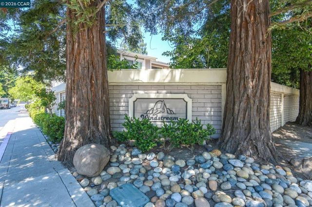 282 Windstream Pl, Danville, CA 94526