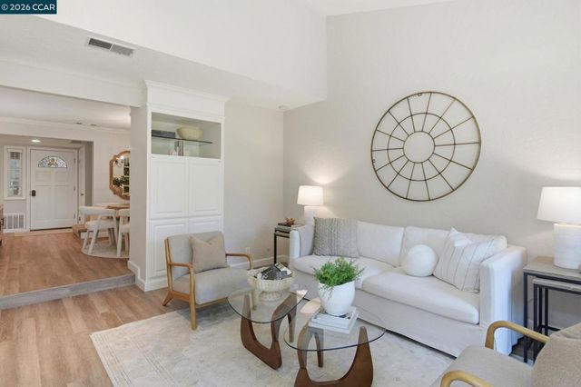 282 Windstream Pl, Danville, CA 94526