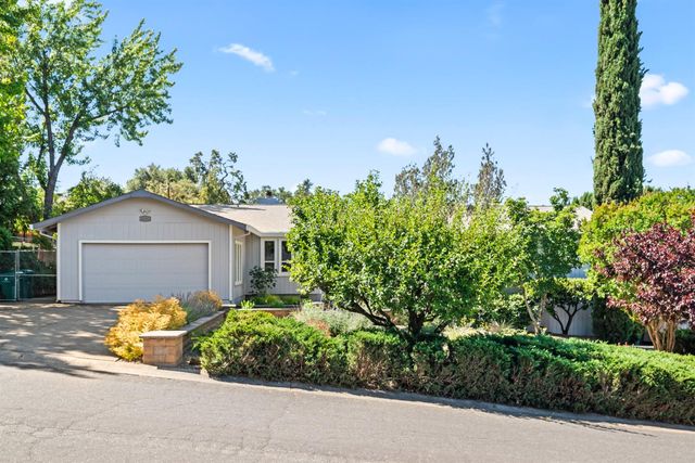 4408 Shorthorn Rd, Rescue, CA 95672