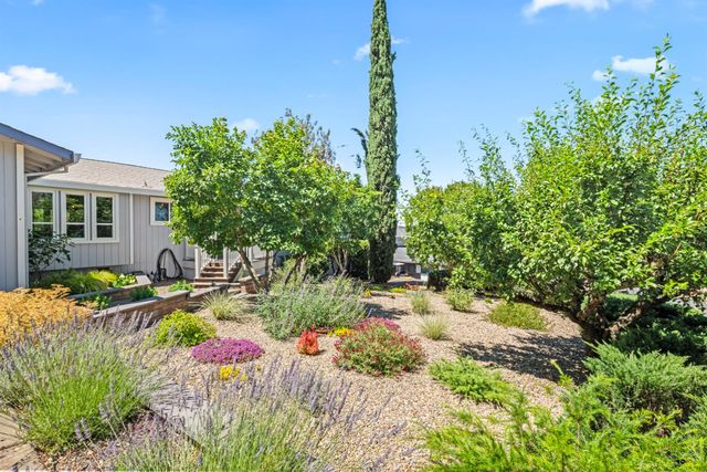 4408 Shorthorn Rd, Rescue, CA 95672