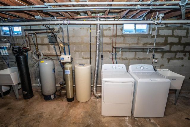 6349 Nabob DRIVE, West Bend, WI 53095