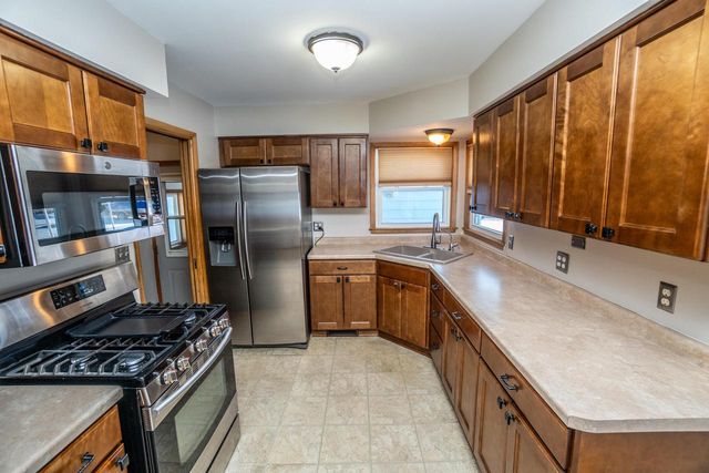 6349 Nabob DRIVE, West Bend, WI 53095