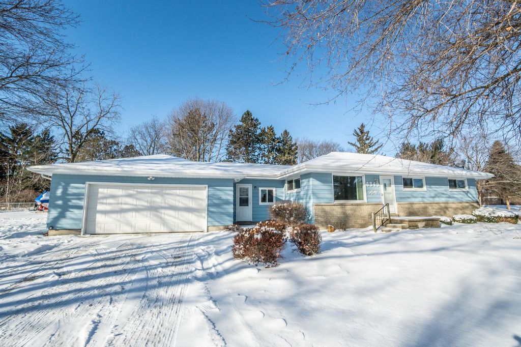 6349 Nabob DRIVE, West Bend, WI 53095