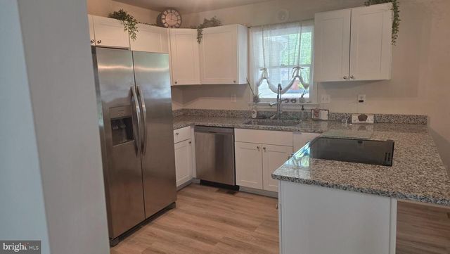 1002 EASTOVER PKWY, Locust Grove, VA 22508