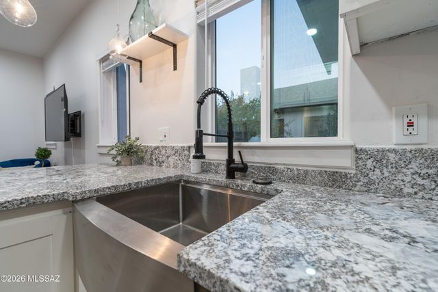 1824 E 7th Street, Tucson, AZ 85719