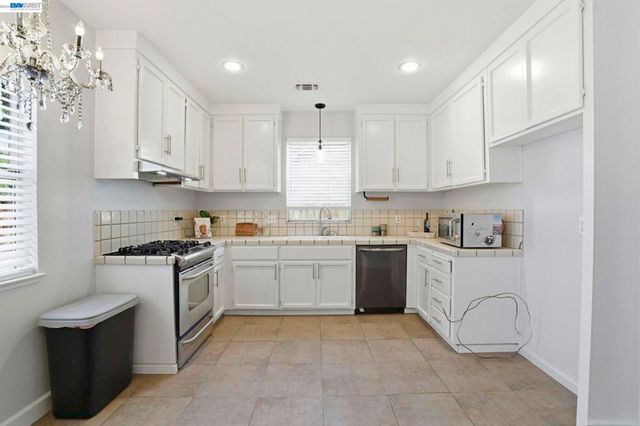 761 Heritage Pl, Tracy, CA 95377