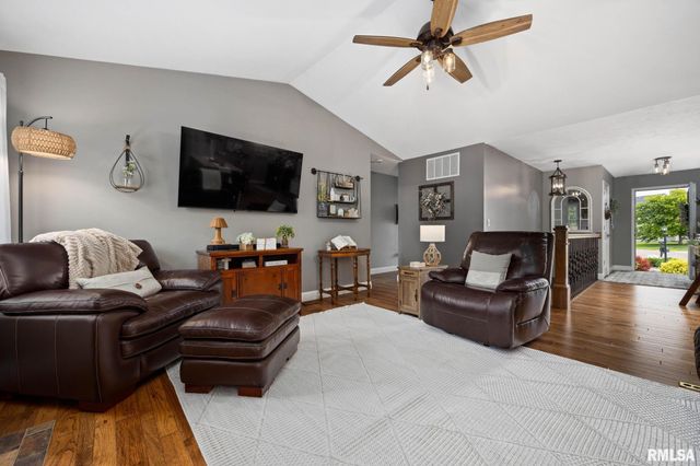 1615 ASPEN Drive, Washington, IL 61571
