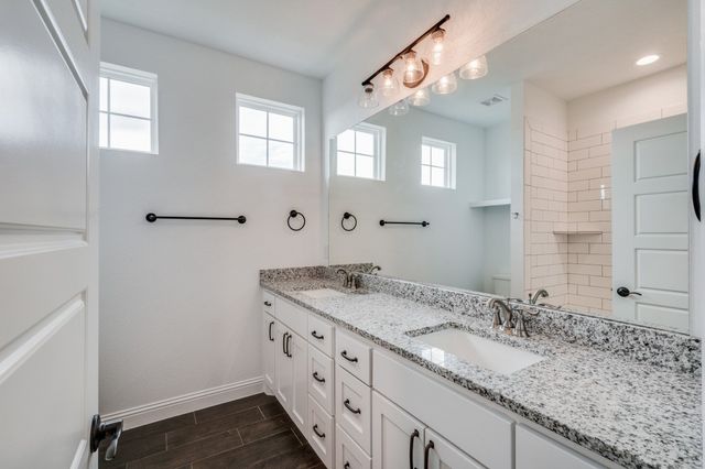 4017 Gallivant Drive, Granbury, TX 76049