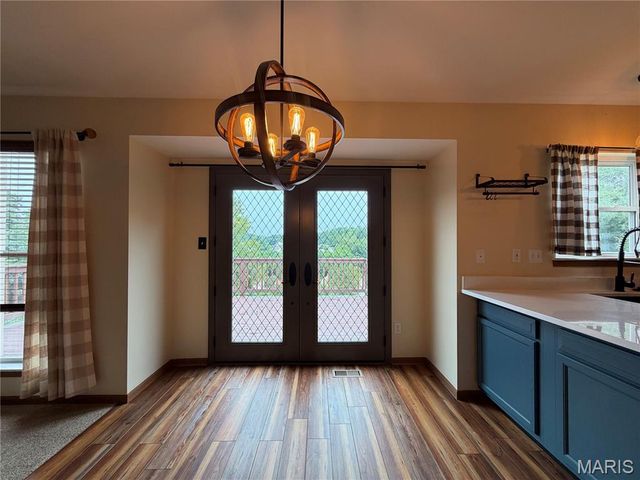 102 Winter Valley Drive, Fenton, MO 63026