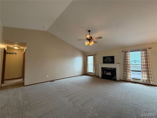 102 Winter Valley Drive, Fenton, MO 63026