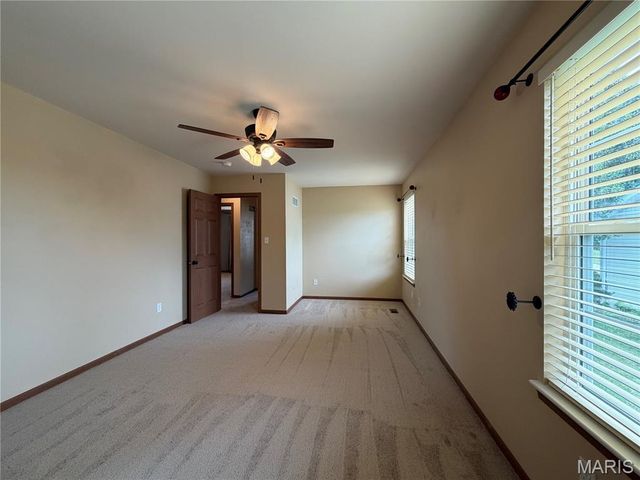 102 Winter Valley Drive, Fenton, MO 63026
