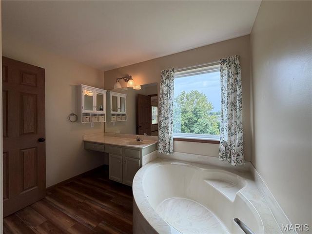 102 Winter Valley Drive, Fenton, MO 63026