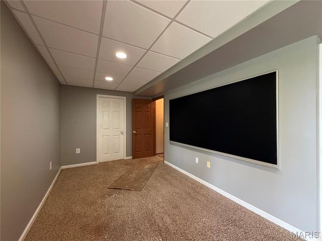 102 Winter Valley Drive, Fenton, MO 63026