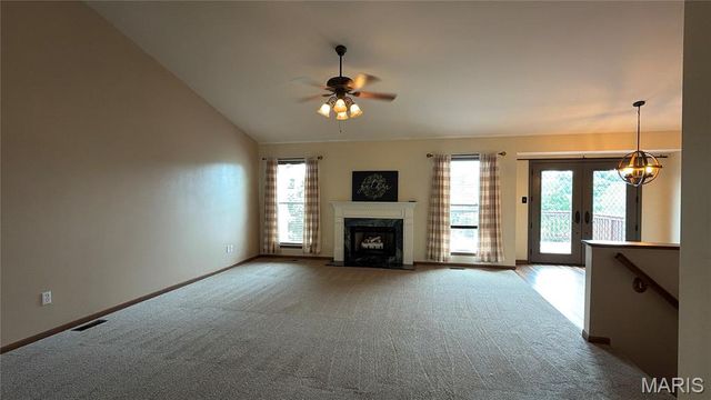 102 Winter Valley Drive, Fenton, MO 63026