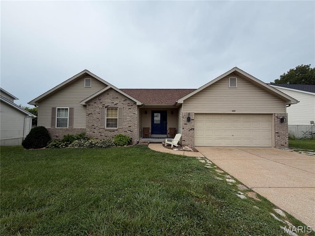 102 Winter Valley Drive, Fenton, MO 63026