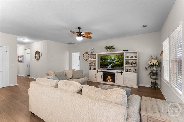 470 Brightleaf Circle, Hinesville, GA 31313
