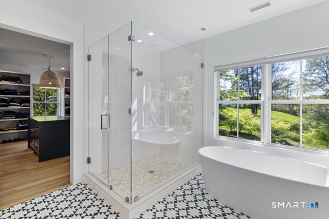 13 Sunswyck Road, Darien, CT 06820