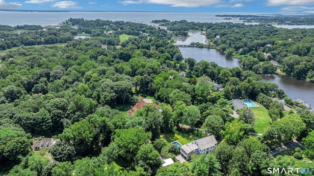 13 Sunswyck Road, Darien, CT 06820