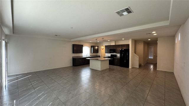 5035 Lakewood Creek Avenue, Las Vegas, NV 89141